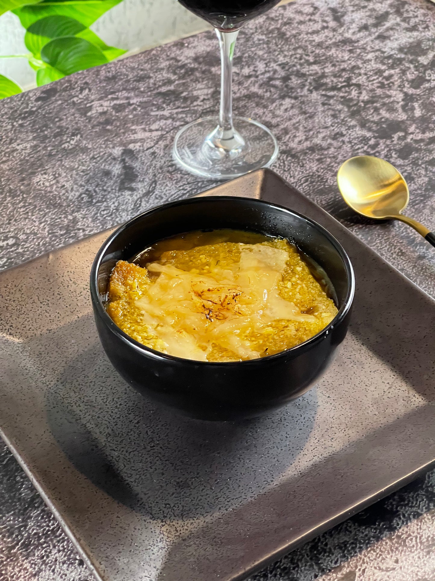 Onion Soup / Sopa de Cebolla