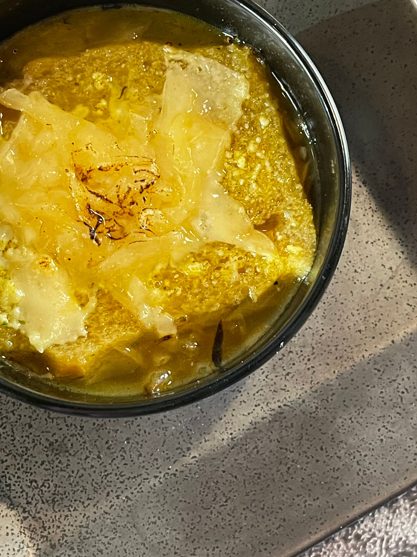Onion Soup / Sopa de Cebolla